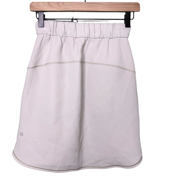 Lululemon On The Fly Skirt Woven Size 2 Cream Natural Travel Skirt - Picture 3 of 7